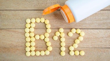 Vitamin B12 (cobalamin): Công dụng, liều dùng, tác dụng phụ