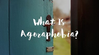 Chứng sợ hãi Agoraphobia là gì? Triệu chứng, Nguyên nhân, Chẩn đoán, Điều trị và Phòng ngừa